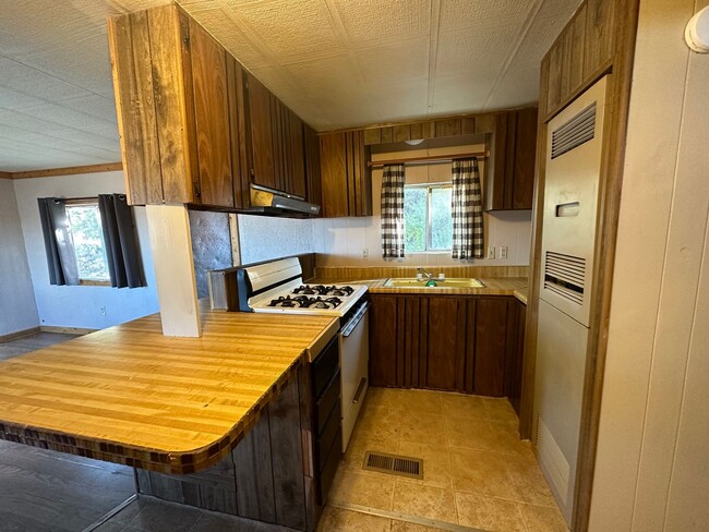 Building Photo - 1 Bedroom 1 Bathroom Mobile Home Duplex lo...