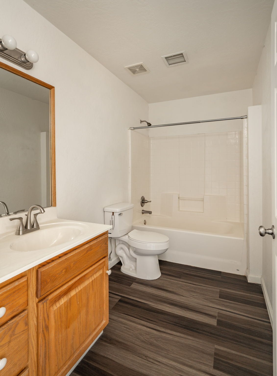 Building Photo - 408 w hillside ave