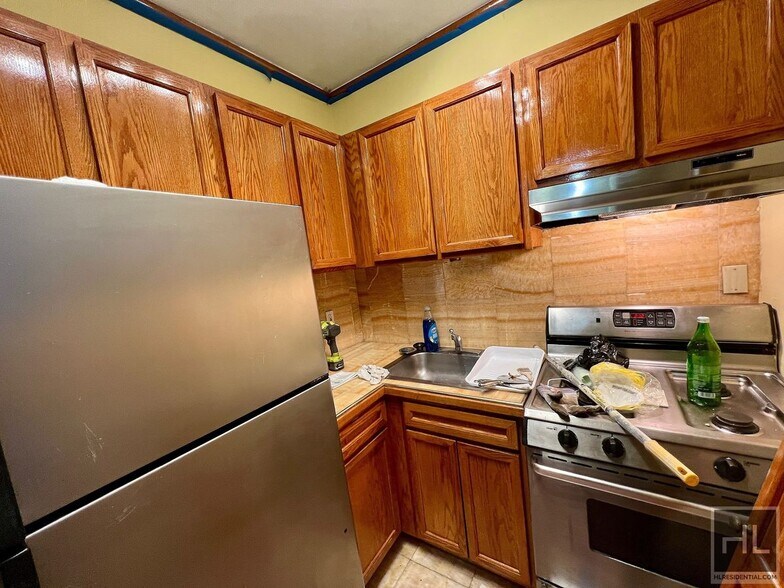 Building Photo - Spacious Studio Apartment In Prospect Heights Across The Street From Brooklyn Museum