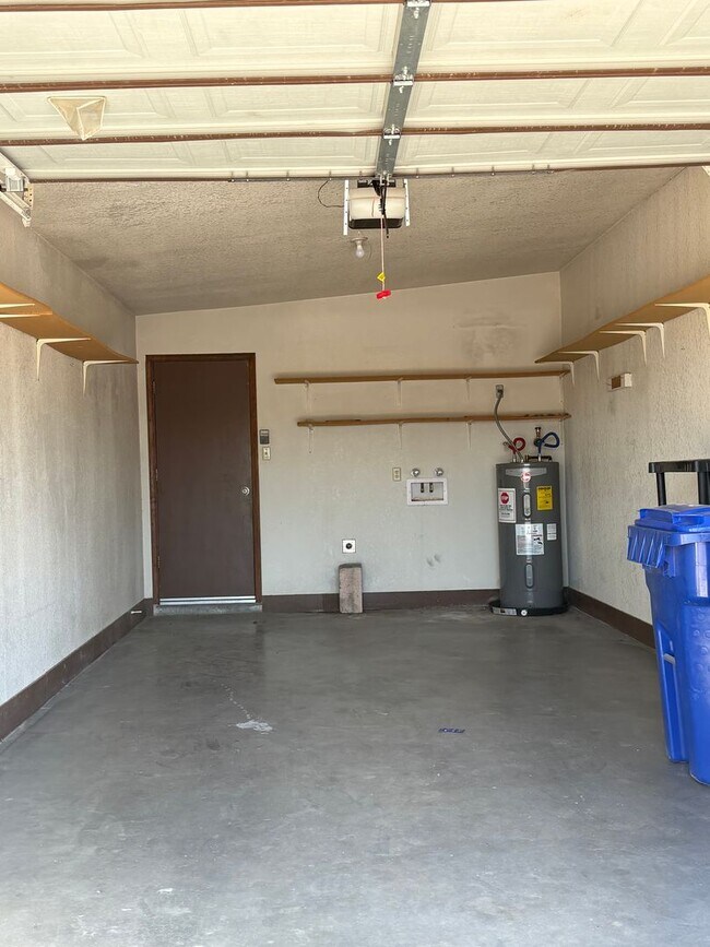 Building Photo - 3109 Las Placitas Rd