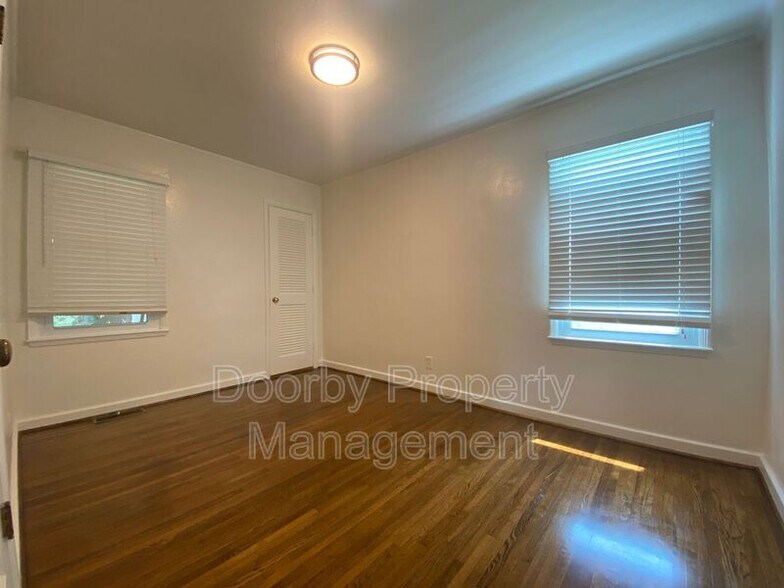 Building Photo - 4833 Appian Way