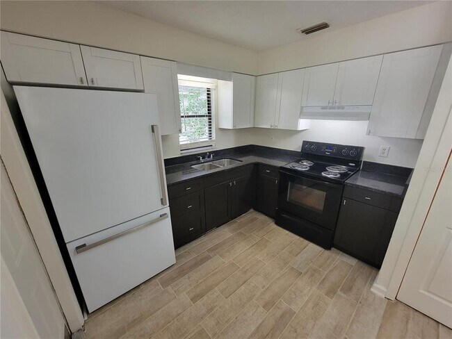 Building Photo - 5413 McLeod Dr
