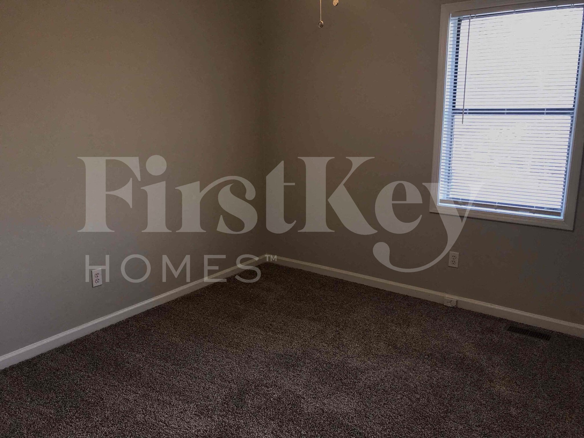 Building Photo - 1006 Hicksmil Ct SW