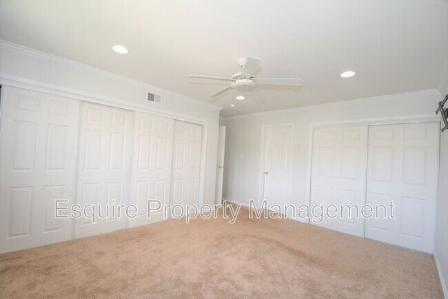 Building Photo - 2675 Munson St