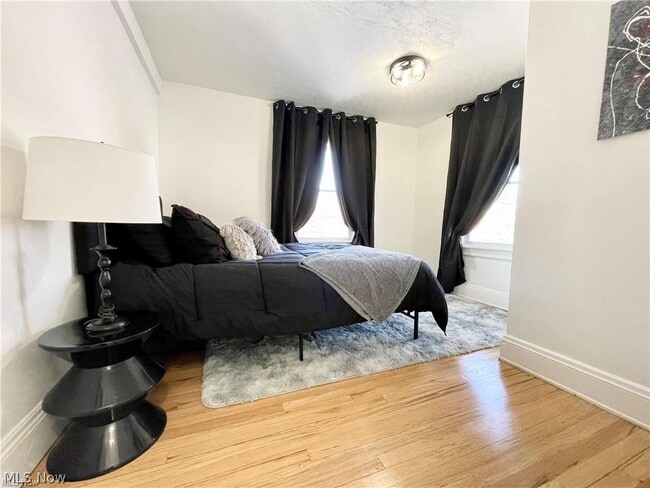 Building Photo - 250 Center Rd