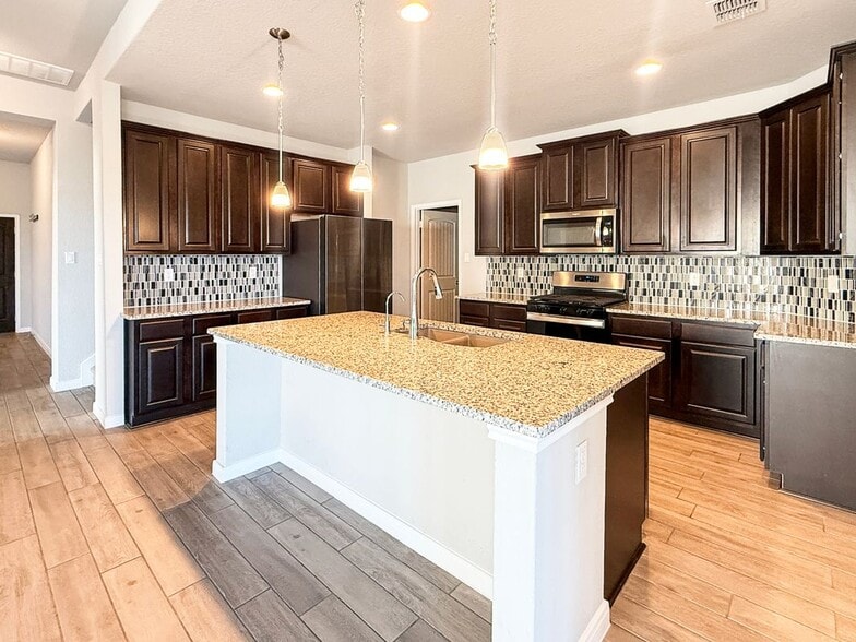 Building Photo - 3210 Roan