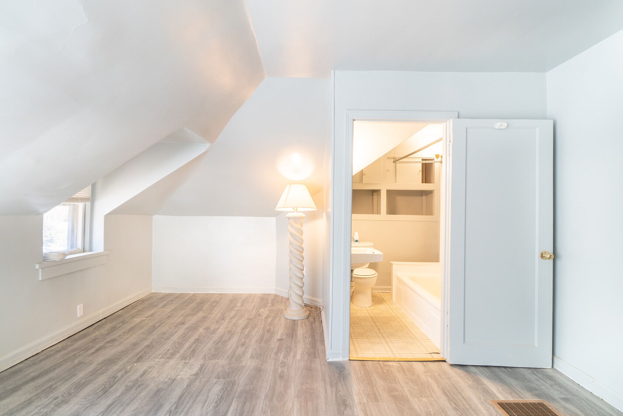 Building Photo - 440 Ewingville Rd