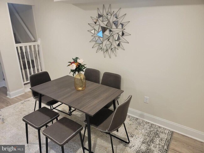 Building Photo - 401 S Ann St