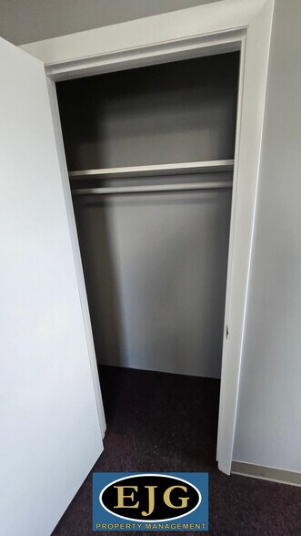 Building Photo - 26 Ledge St