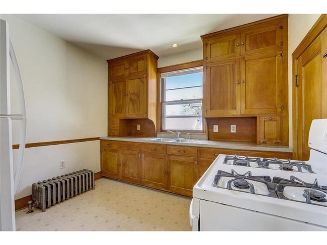 Building Photo - 4218 33rd Ave S