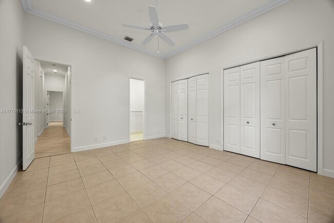 Building Photo - 11149 SW 78th Ave