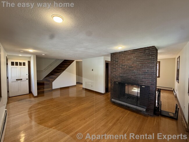 Building Photo - 24 Saville St