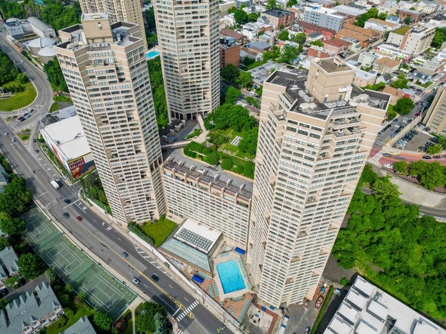 Building Photo - 7004 JFK Blvd E