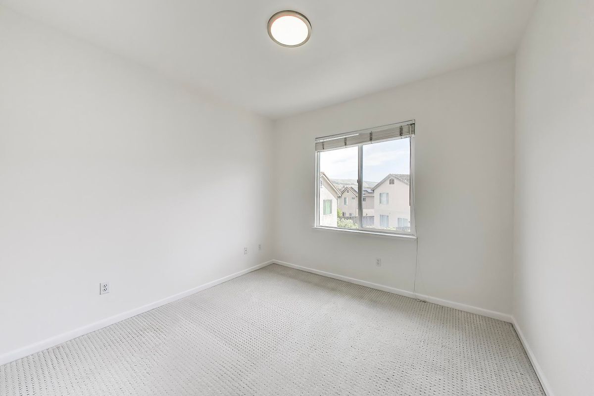 Building Photo - 7 Cymbidium Cir