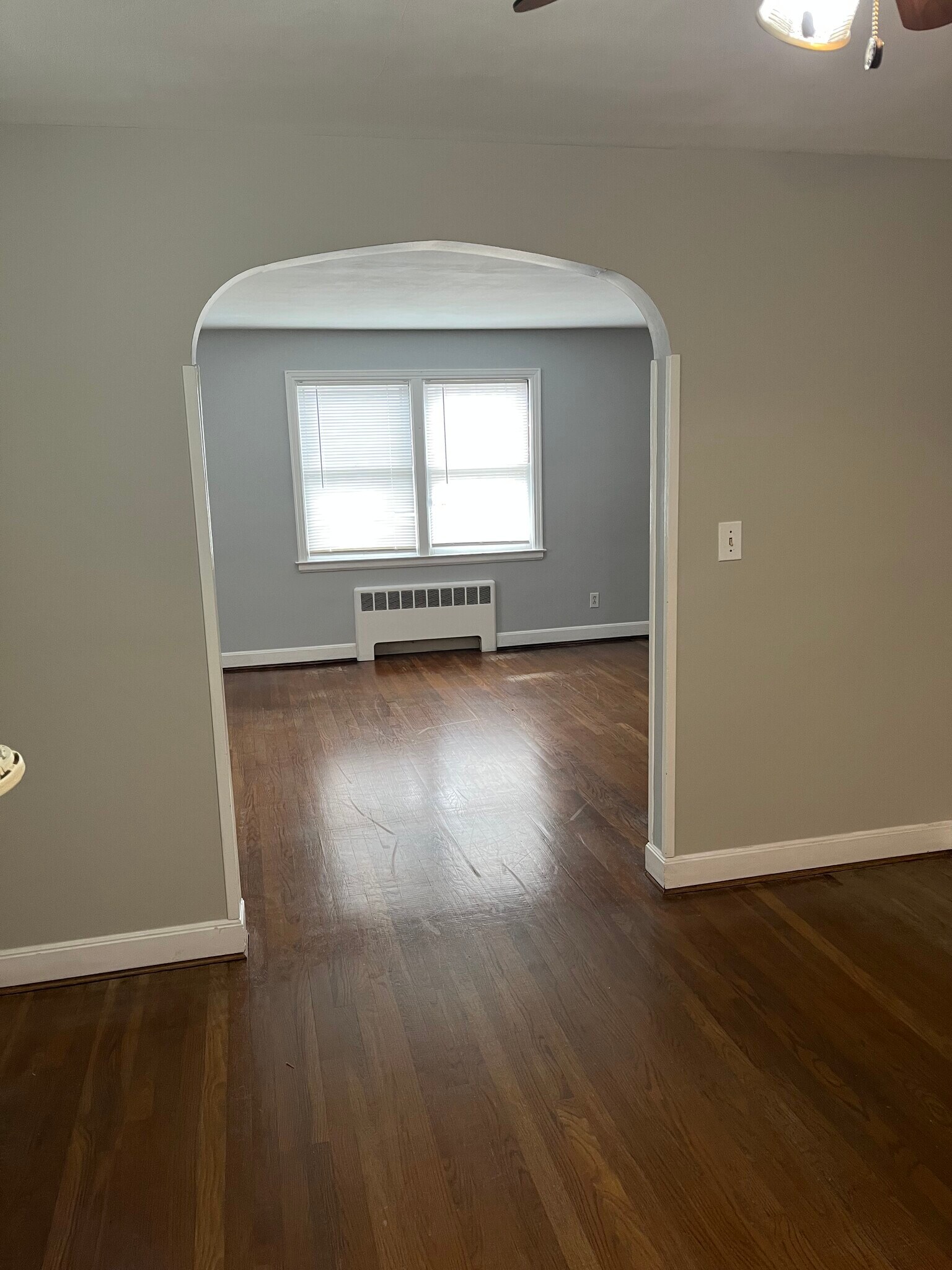 Building Photo - 47 Quaker Ln S