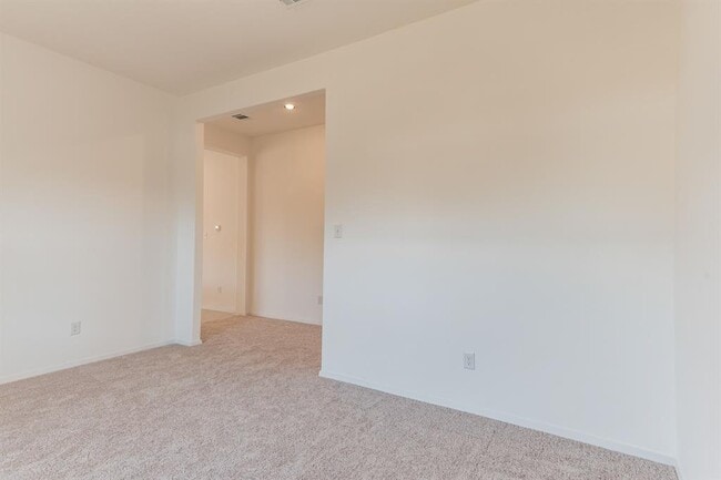 Building Photo - 110 Watercourse Wy