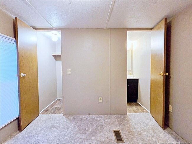 Building Photo - 826 Rembrandt Dr