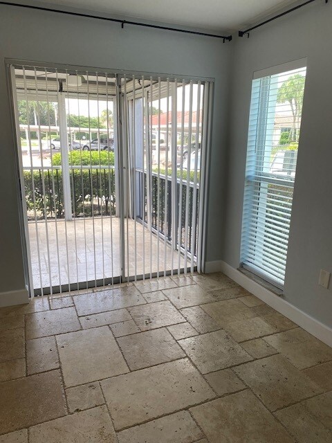 Building Photo - 53 High Point Cir W