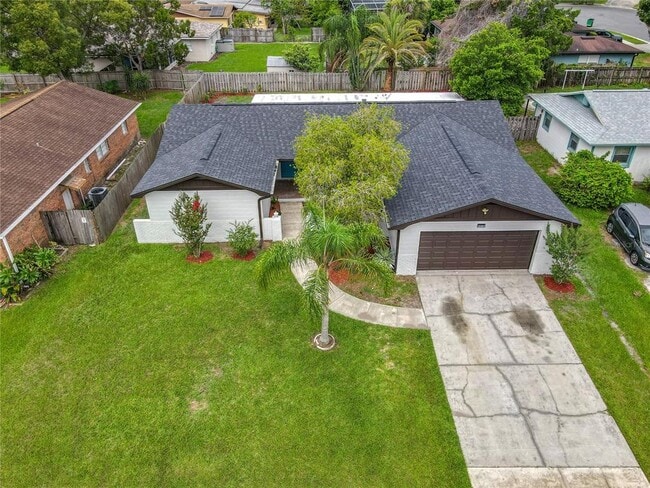 Building Photo - 8676 Hillside Dr