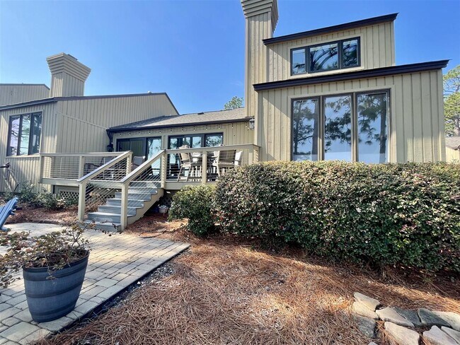 Building Photo - 7 Pinehurst Villas