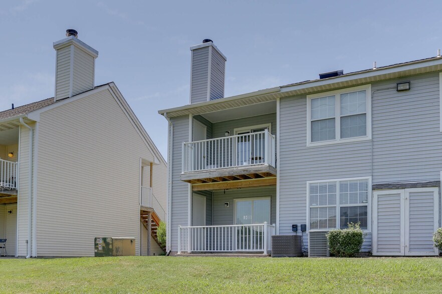 Building Photo - 5684 Landfall Dr