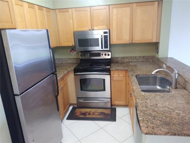 Building Photo - 2400 Feather Sound Dr