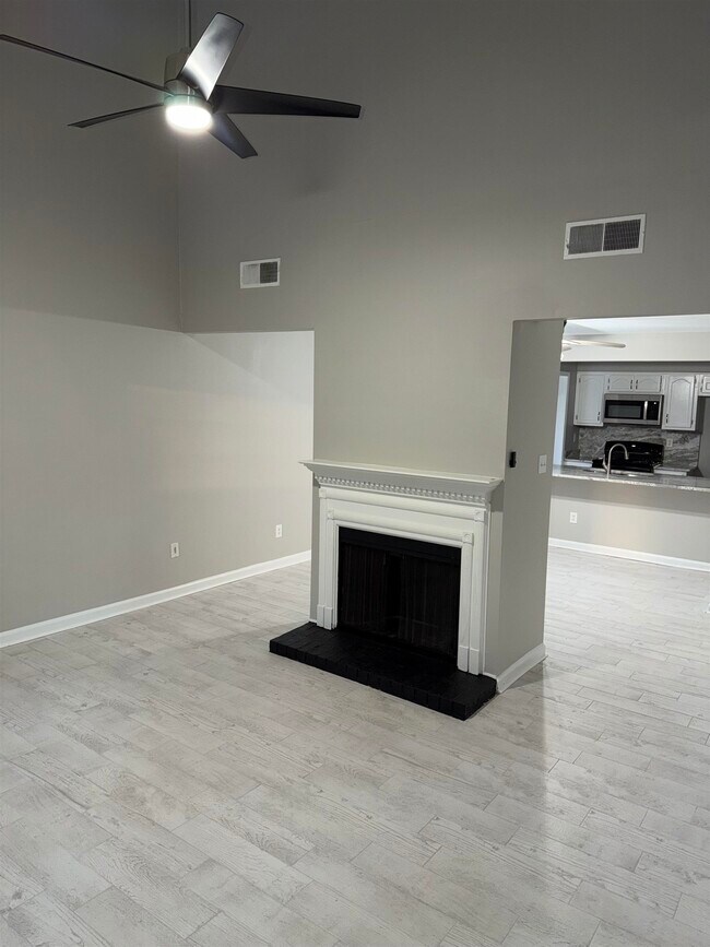 Building Photo - 4834 Sturbridge Ln