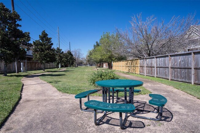 Building Photo - 13307 Olive Trce