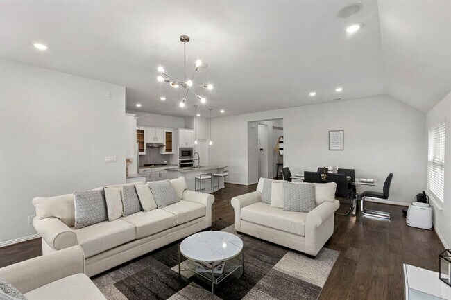 Building Photo - 220 Algaroba Loop