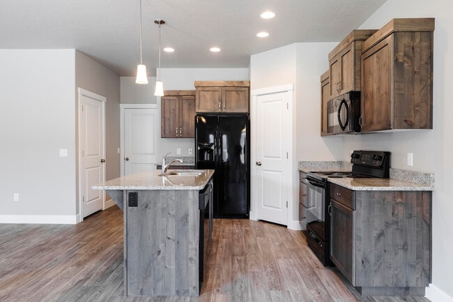 Building Photo - 3338 E Crimson Ridge Dr