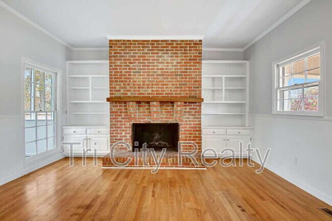 Building Photo - 115 Church Aly