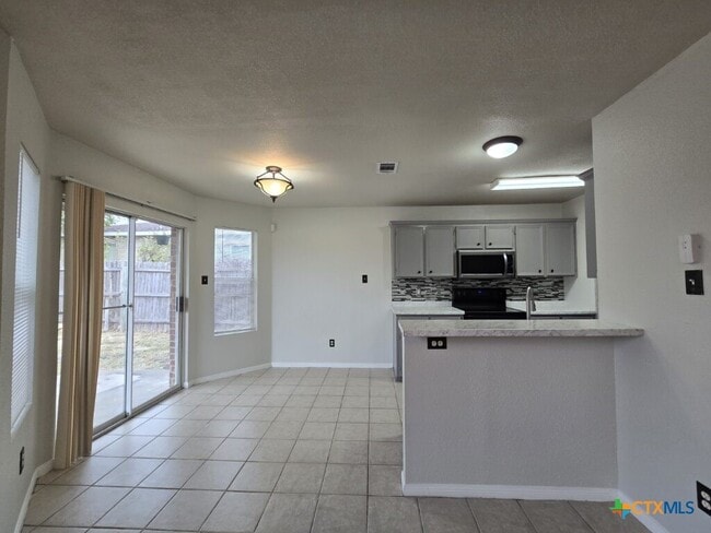 Building Photo - 4407 Paintbrush Dr