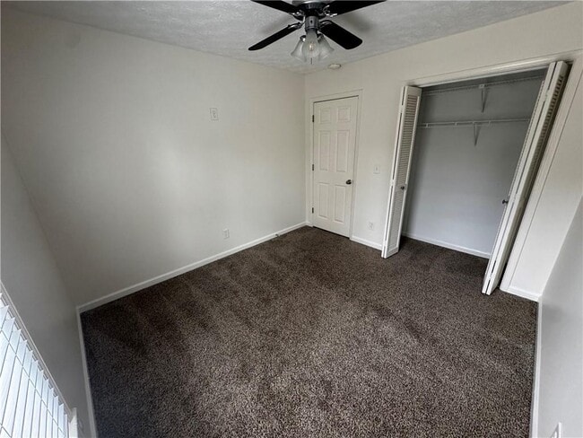 Building Photo - 2990 Mountain Trace NE