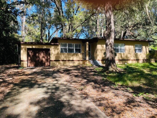 Primary Photo - Brilliant house in Indian Head Acres
