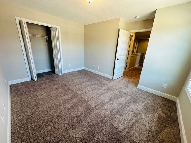 Building Photo - Beautiful Like-New 3 bed/2.5 bath w/ 2-car garage & fenced in backyard available June 24th!