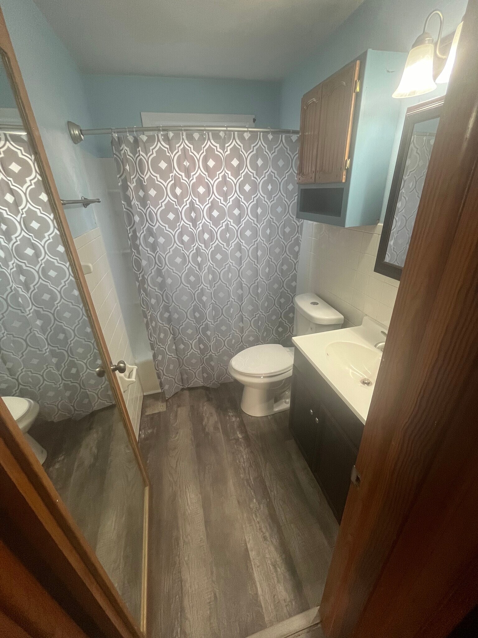 Building Photo - 150 Centervale Ave