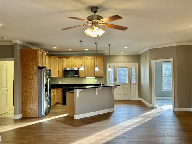 Building Photo - 293 Elohi Way