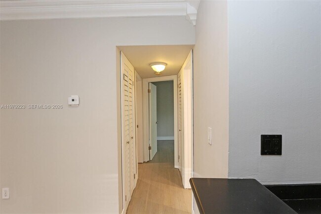 Building Photo - 3395 Franklin Ave