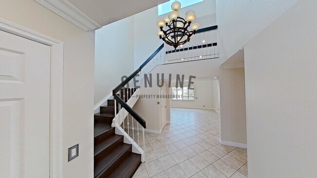 Building Photo - Spacious and Nicely Updated House With Gre...