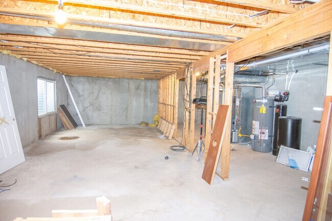 Building Photo - Bountiful Home w/ 2 Car Garage, EV Charger, & Updated Remodeling
