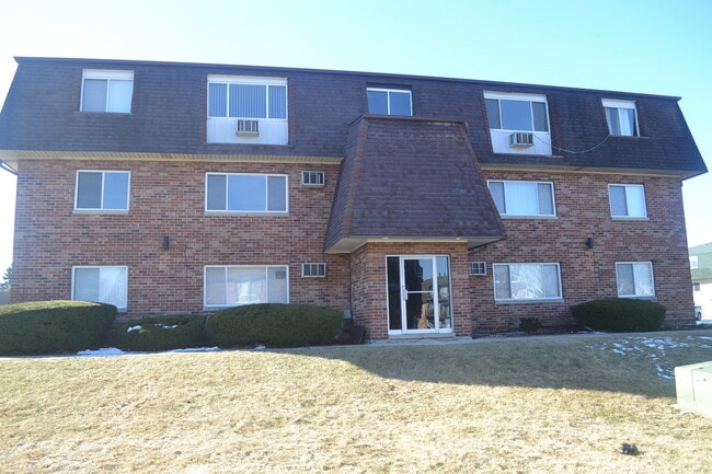 Building Photo - 7100 Laverne Ln