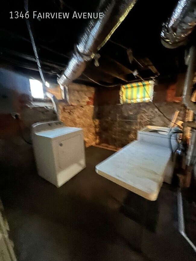 Building Photo - 1346 Fairview Ave