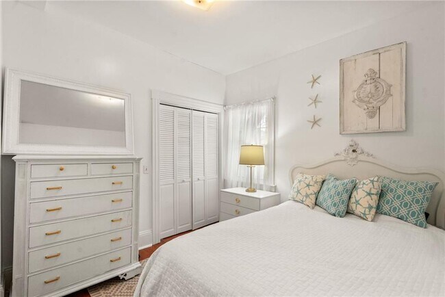 Building Photo - 34 Bull St