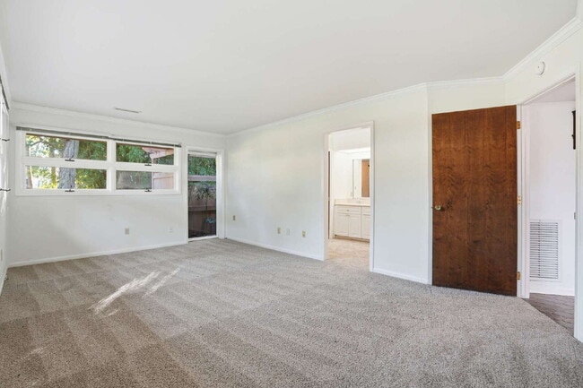 Building Photo - 815 Farm Quarter Rd