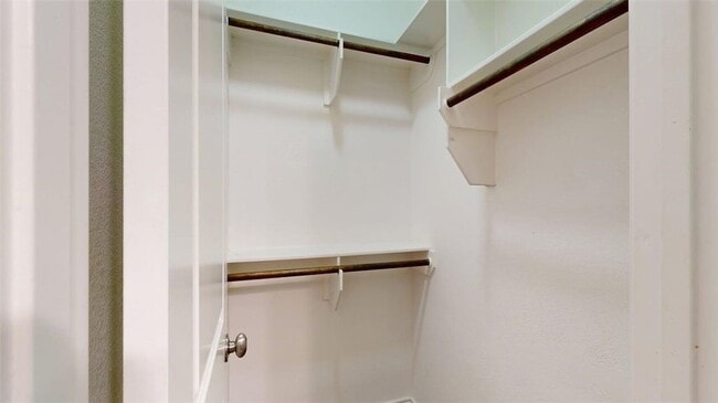 Building Photo - 3519 Summerway Dr