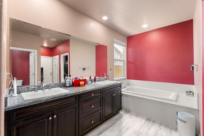 Building Photo - 9363 Wild Lilac Cir