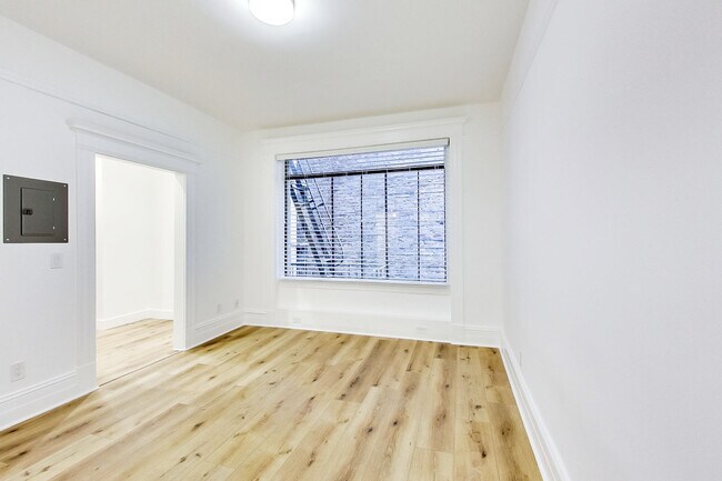 Building Photo - 605 Jones