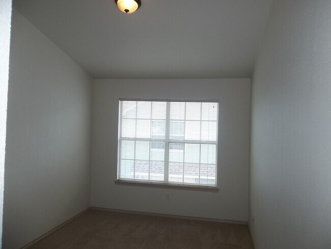 Building Photo - 2318 Sailing Way