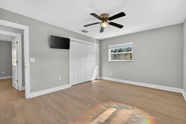 Building Photo - Fully Remodeled 3BR Home with Large Fenced Yard & New Deck