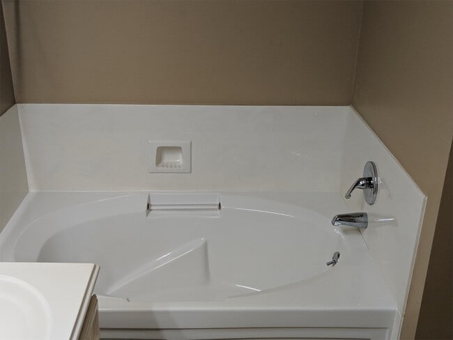 Building Photo - 8005 Blue Bonnet St